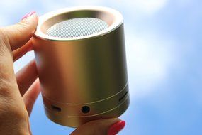 Mini Bluetooth Speaker KOSTA: Portable Wireless Mini Speaker with Enhanced Bass KOSTA (Gold) for iPhone, iPad,... N10