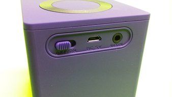 Auvio 1.5 Watt Portable Bluetooth Speaker-Purple N3