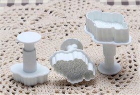 Leegoal (TM) Three Holly Leak Cookie Sugarcraft Fondant Decorating Plunger Cutter Mold (White,Set of 2) N23