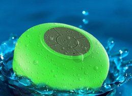 [KAMII] Waterproof Bluetooth Portable Audio System Bluetooth Wireless Waterproof Speaker with Built-in Mic (Black) N18
