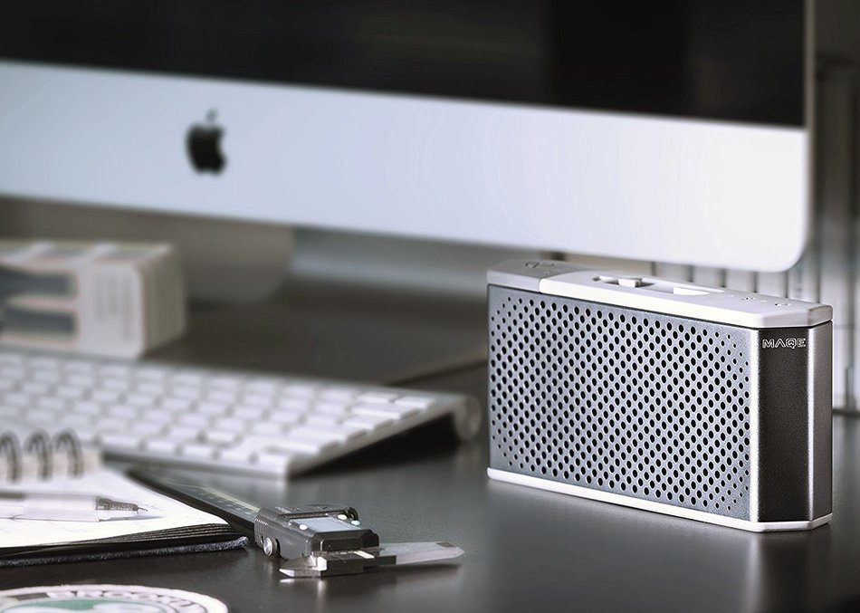 MAQE SOUNDJUMP Aluminum Wireless Bluetooth Speaker with removable magnetic 6000mAh powerbank - Grey N5