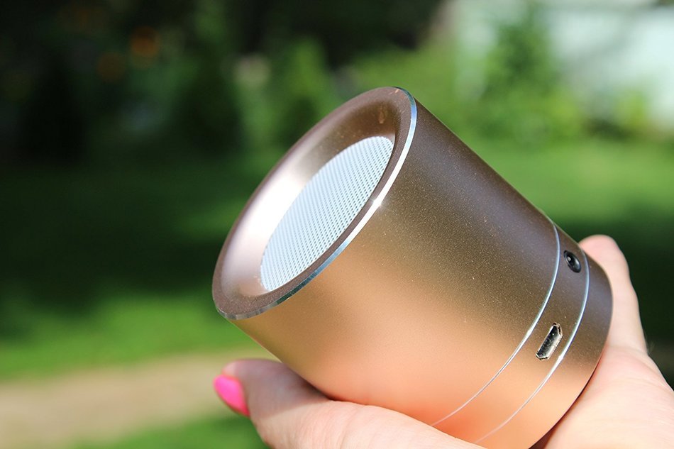 Mini Bluetooth Speaker KOSTA: Portable Wireless Mini Speaker with Enhanced Bass KOSTA (Gold) for iPhone, iPad,... N7