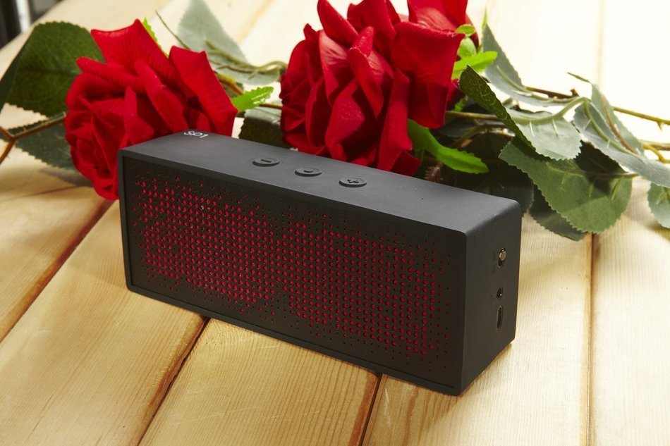 a.m.p SP1 Portable Bluetooth Speaker, White N27