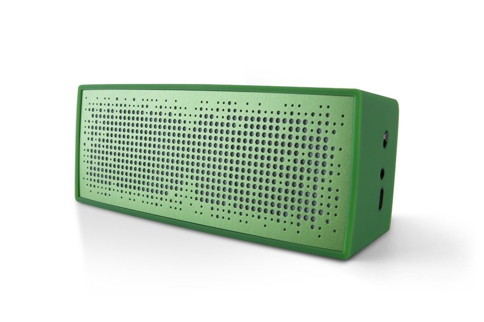 a.m.p SP1 Portable Bluetooth Speaker, White N45