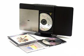 Britz Bluetooth 3.0 Audio Speaker Silver. Can Use CD player , USB , Bluetooth, AUX , FM Radio, Timer, Alarm, Clock. N2