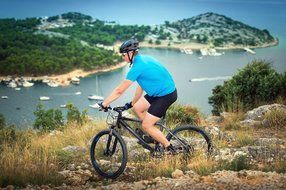 iwerkz Bottle Blaster Bluetooth Bike Speaker - Rechargeable Battery, MicroSD Card Slot &amp; AUX Input N13