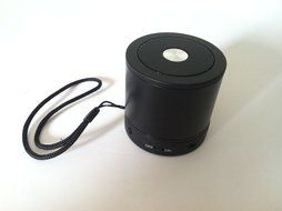 New Bluetooth Mini Ultra Portable Speaker with Rechargeable Li Battery (works w/ iPod, iPad, iPhone, Android Devices... N2
