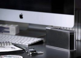 MAQE SOUNDJUMP Aluminum Wireless Bluetooth Speaker with removable magnetic 6000mAh powerbank - Black N4