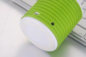 Pop Up Wireless Bluetooth Speaker,Touch Screen ,Changable Silicone Case+3W Output (Black) N6
