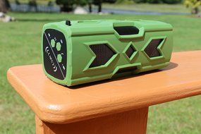 Portable Bluetooth v4.0 NFC Speaker 3600mAh Power Bank Waterproof For Smartphone