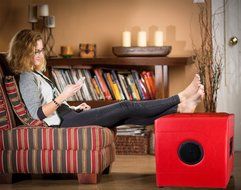 SoundLogic MOSR-1/6028 Bluetooth Ottoman Speaker (Red) N3