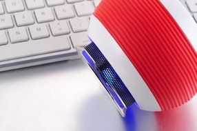 Hands Free Lightweight Portable Bluetooth Speaker - Sound Globe - 360 Degree Sound - Unlimited Daisy Chain Function... N6