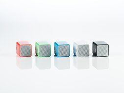 WOWWEE Cinemin Groove Cube Shutter Bluetooth Speaker, Salmon (1446) N5