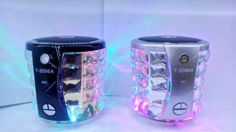 Soundmae&reg; T-2096A Bluetooth luminous TF card mini speaker stereo subwoofer color lights handsfree style Bluetooth... N7
