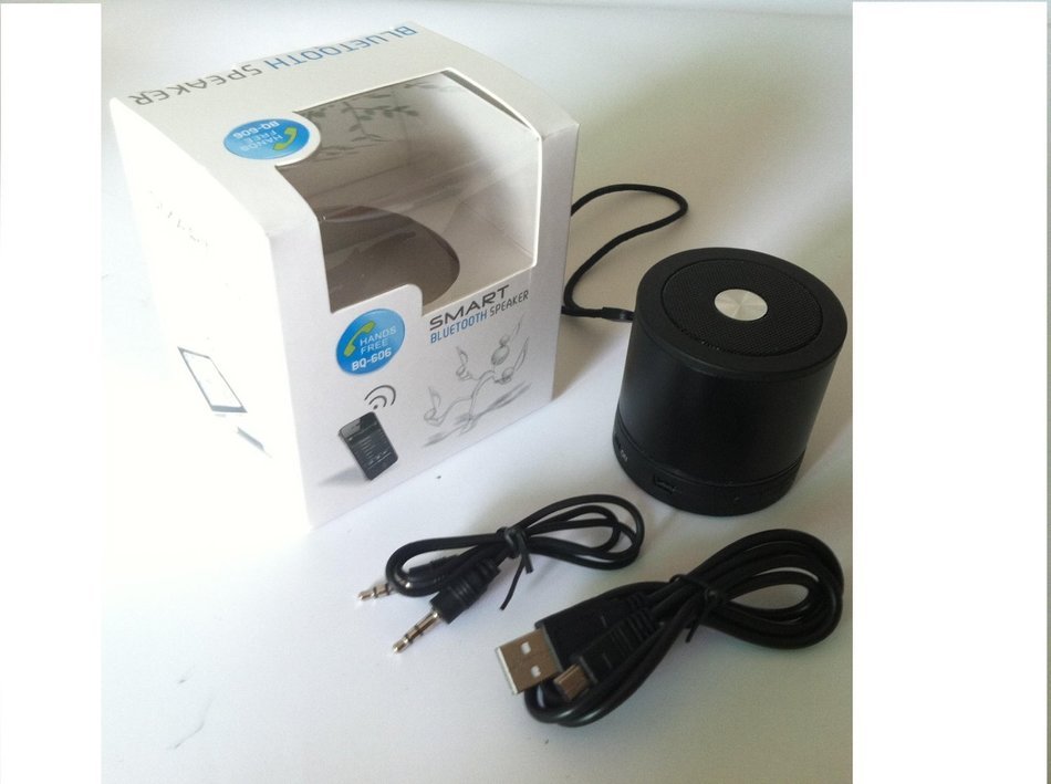 New Bluetooth Mini Ultra Portable Speaker with Rechargeable Li Battery (works w/ iPod, iPad, iPhone, Android Devices...