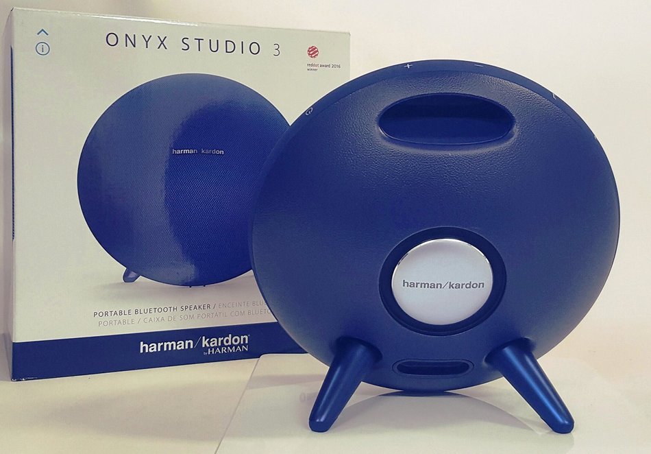 Harman Kardon HKONYXSTUDIO3BLKAM Onyx Studio 3 Wireless Speaker System with Rechargeable Battery and Built-in... N6