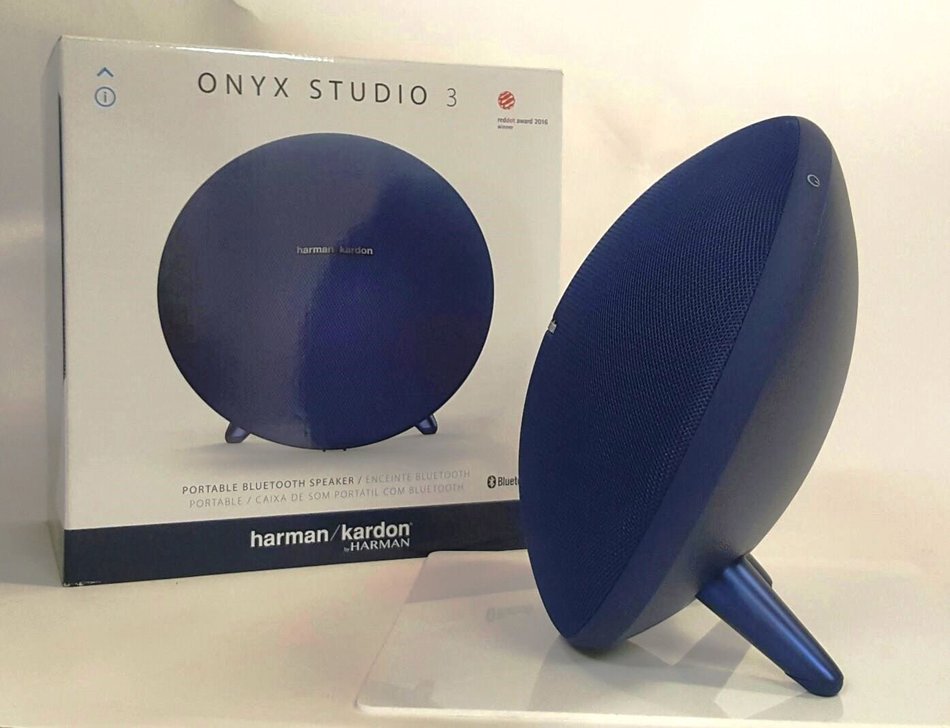 Harman Kardon HKONYXSTUDIO3BLKAM Onyx Studio 3 Wireless Speaker System with Rechargeable Battery and Built-in... N8