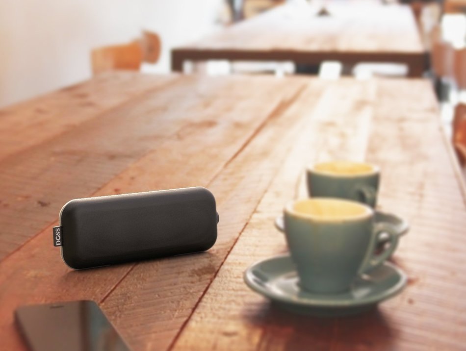 DOSS Pie Portable Bluetooth speakers,Ultra Slim Pocket-Sized Portable Wireless Stereo Speakers with Dual Drivers... N6