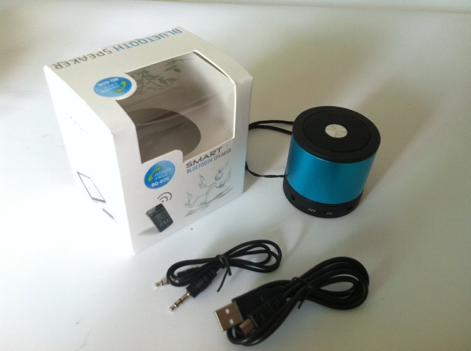 New Bluetooth Mini Ultra Portable Speaker with Rechargeable Li Battery (works w/ iPod, iPad, iPhone, Android Devices... N6