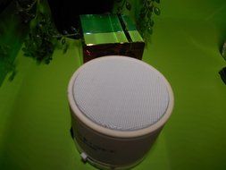 Blue Tiger Wireless Stereo Portable Mini Speaker Pod with Bluetooth/MP3 SoundPODS&reg; (White Color) N2
