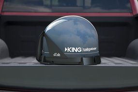 KING VQ4100 Quest Portable/Roof Mountable Satellite TV Antenna (for use with DIRECTV) N21