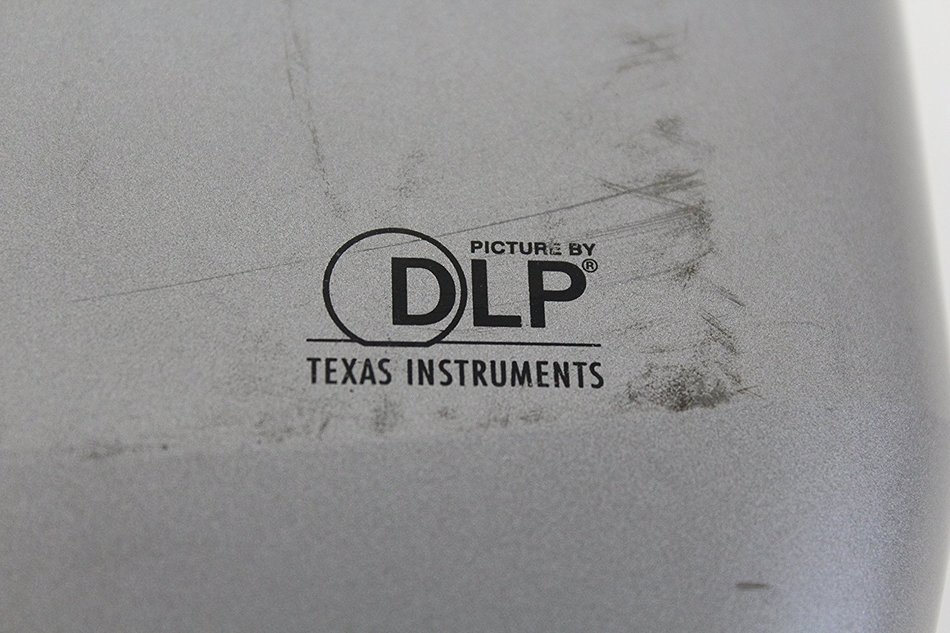 Dell 1201MP DLP projector - SVGA 2000 ANSI lumens N2