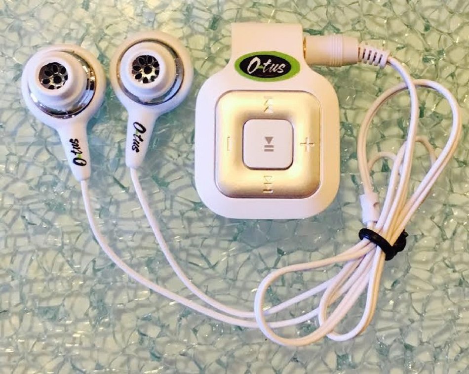 O-tus Safe Sounds Stereo Bluetooth & Mini-Speaker Combo Pack, White N3