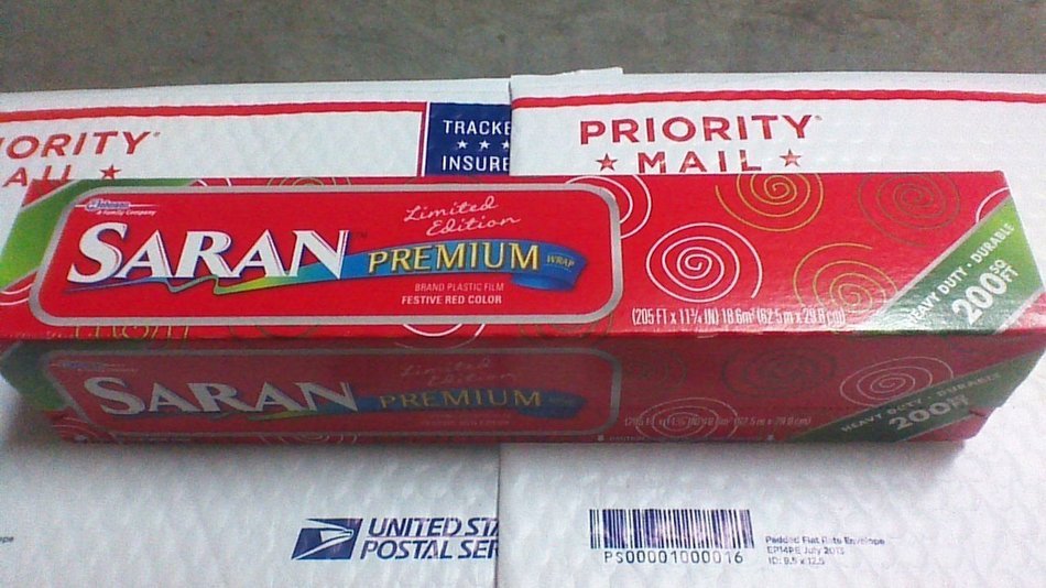 Saran Premium Plastic Wrap,Heavy Duty,200 sq ft each Limited Holiday Edition N