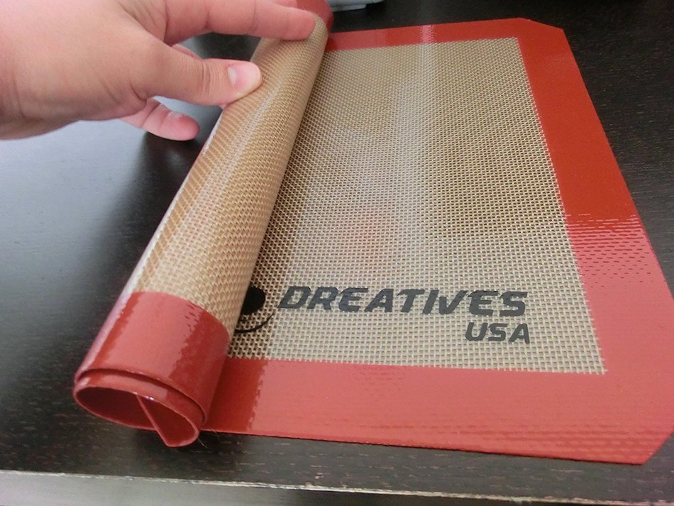 Dreatives Usa Professional Grade Non Stick Silicone Baking Mat 16 1/2" x 11 5/8" N6