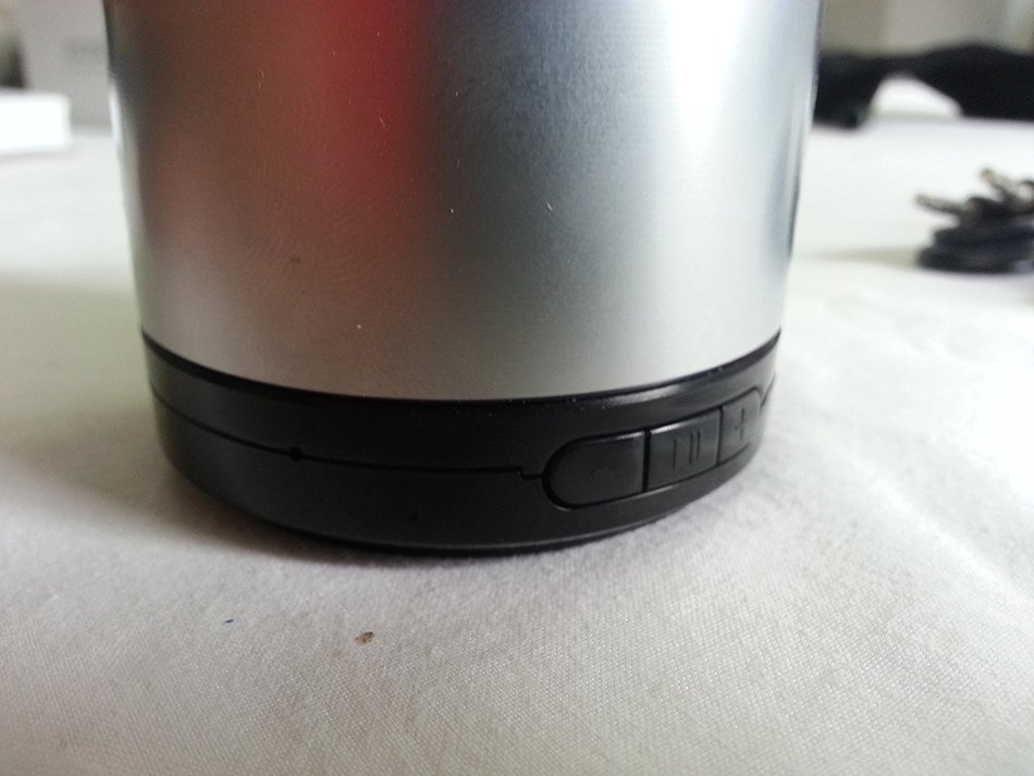 iBomb(TM) EX350 High Quality Wireless Bluetooth 3.0 with 3.5mm AUX Input, Microphone, Micro SD Card Slot Include... N4