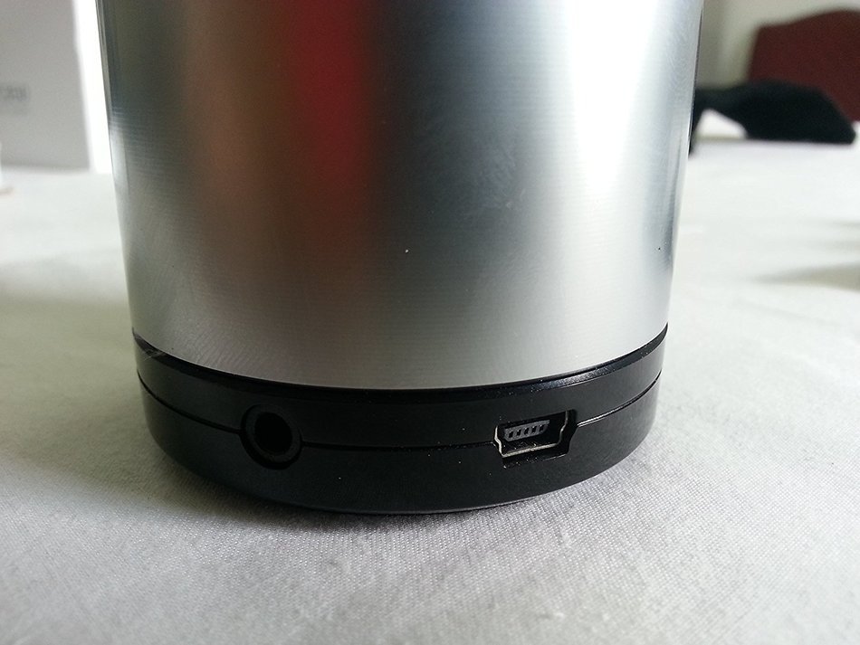 iBomb(TM) EX350 High Quality Wireless Bluetooth 3.0 with 3.5mm AUX Input, Microphone, Micro SD Card Slot Include... N6