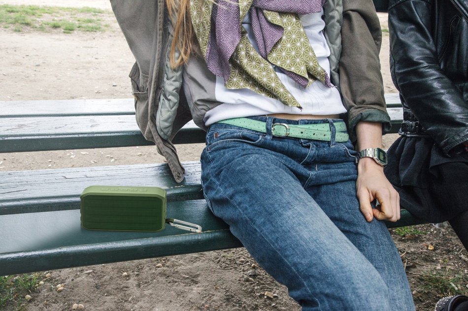 Arespark Outdoor Bluetooth 4.0 Speaker with 12 Hours Playtime, 7W Dual Stereo Bass Radiator, IPX4 Waterproof,... N22