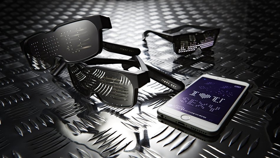 CHEMION - Unique Bluetooth LED Glasses - Display Messages, Animation, Drawings!