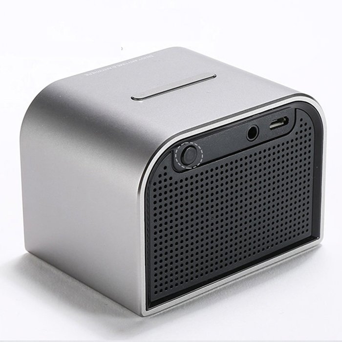 Remax RB-M8 Mini Wireless Bluetooth Speaker Portable Audio Player Music Sound Box Bluetooth V4.0 Metal Body Silver... N5