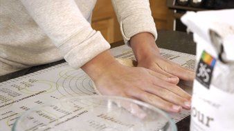 Silicone Large Pastry Mat With Measurements. 14.9&quot; x 23.3&quot; Non-Slip Sheet Sticks To Countertop For Rolling Dough N6