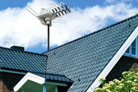 Outdoor Amplified Antenna, 1PLUS HDTV Antenna Outdoor 150 Miles Range, 360&deg;Rotation Outdoor TV Antenna with Wireless...