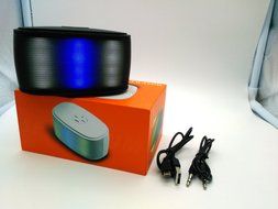 Creative Fun Spectrum Wireless Bluetooth Speaker with FM-radio, TF Card, USB Drive, Microphone, Works for iPhone... N7