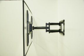 Full Motion TV Wall Mount with 32 inch Long Extension for 42 to 80 inch TVs N5