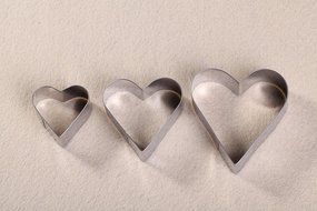 Home Value 12pc Metal Cookie Cutters: 3 Stars Shape, 3 Flowers Shape, 3 Round Shape, 3 Hearts Shape Model: (Home... N7