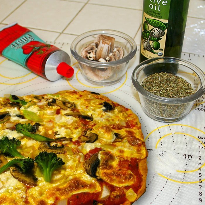 Silicone Large Pastry Mat With Measurements. 14.9" x 23.3" Non-Slip Sheet Sticks To Countertop For Rolling Dough N7