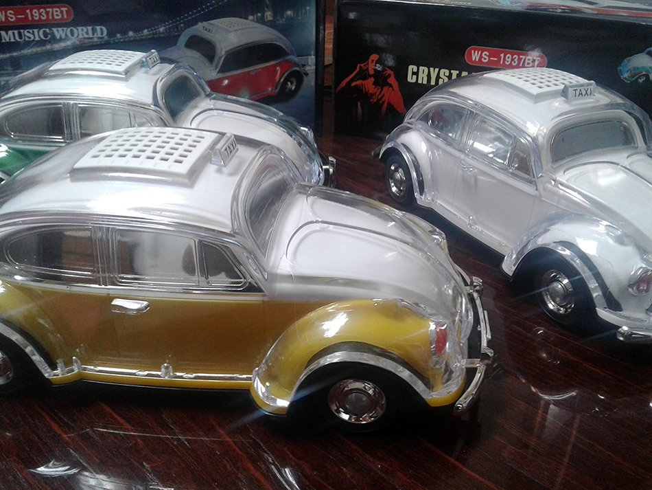 Supersonic Sc-1338 Classic Taxi Rechargeable Speaker +Usb/mini-sd/aux +Fm Radio (Random Colour) N2