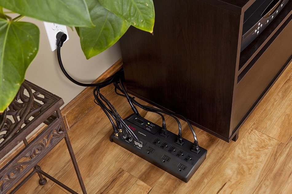 APC P11VT3 3020 Joules Performance SurgeArrest 11 Outlet with Phone Splitter and Coax Protection, 120V N3