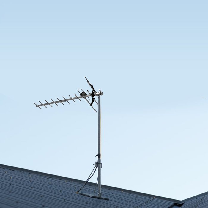 1byone Digital Amplified Outdoor / Attic HDTV Antenna, 80 Miles Range with Power Supply Box Extremely High Performance... N4