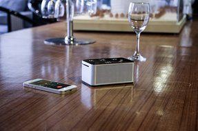 Meidong Wireless Bluetooth Speakers 4.0 NFC Portable Stereo Dual Sound, 8W Output Power, Touch Screen Simple Use... N5
