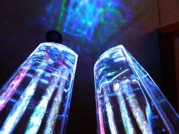 JUMPS Dancing Speakers N2