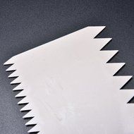 Wonderful-Buying 1 Piece Kitchen Plastic Pizza Dough Pastry Cake Double-side Teeth Scraper Cutter Tool N3