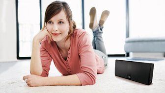 Philips Fidelio P8BLK/37 Bluetooth Portable Speaker (Black) N4