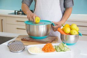 SPECIAL OFFER - 10 PIECE SET - 18/10 Stainless Steel Mixing Bowls with Handles, Lids, Spout, Non-slip Silicone... N7