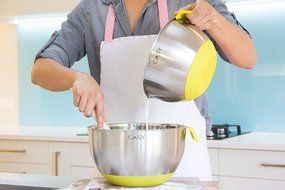 SPECIAL OFFER - 10 PIECE SET - 18/10 Stainless Steel Mixing Bowls with Handles, Lids, Spout, Non-slip Silicone... N13