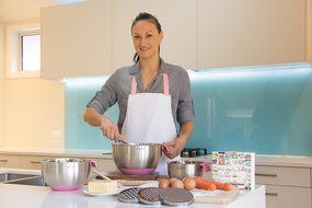 SPECIAL OFFER - 10 PIECE SET - 18/10 Stainless Steel Mixing Bowls with Handles, Lids, Spout, Non-slip Silicone... N29